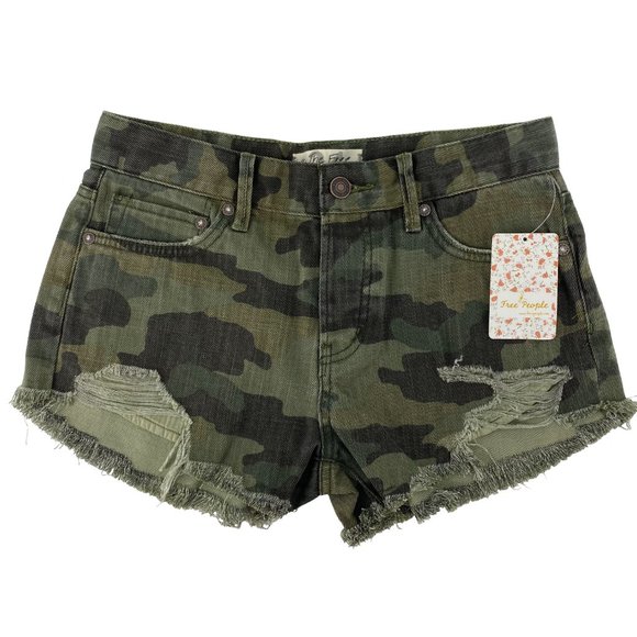 FREE PEOPLE We the Free Camo Combo Distressed Raw Hem Cutoffs Size 24 - Picture 7 of 14